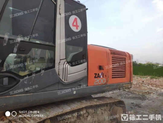 日立ZX200履带式挖掘机