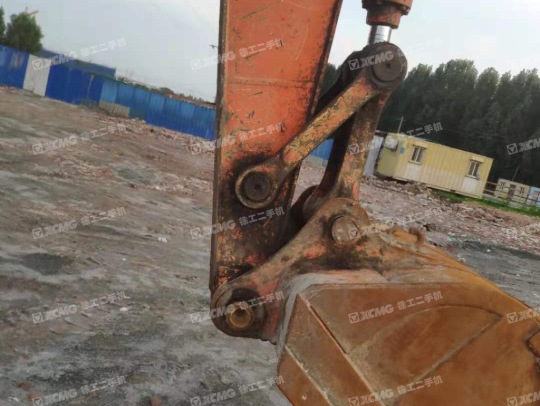 日立ZX200履带式挖掘机