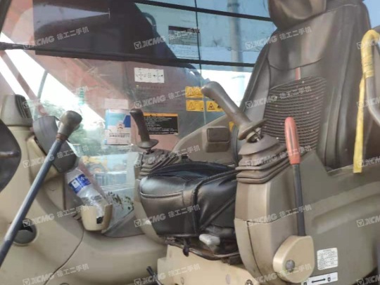 日立ZX200履带式挖掘机