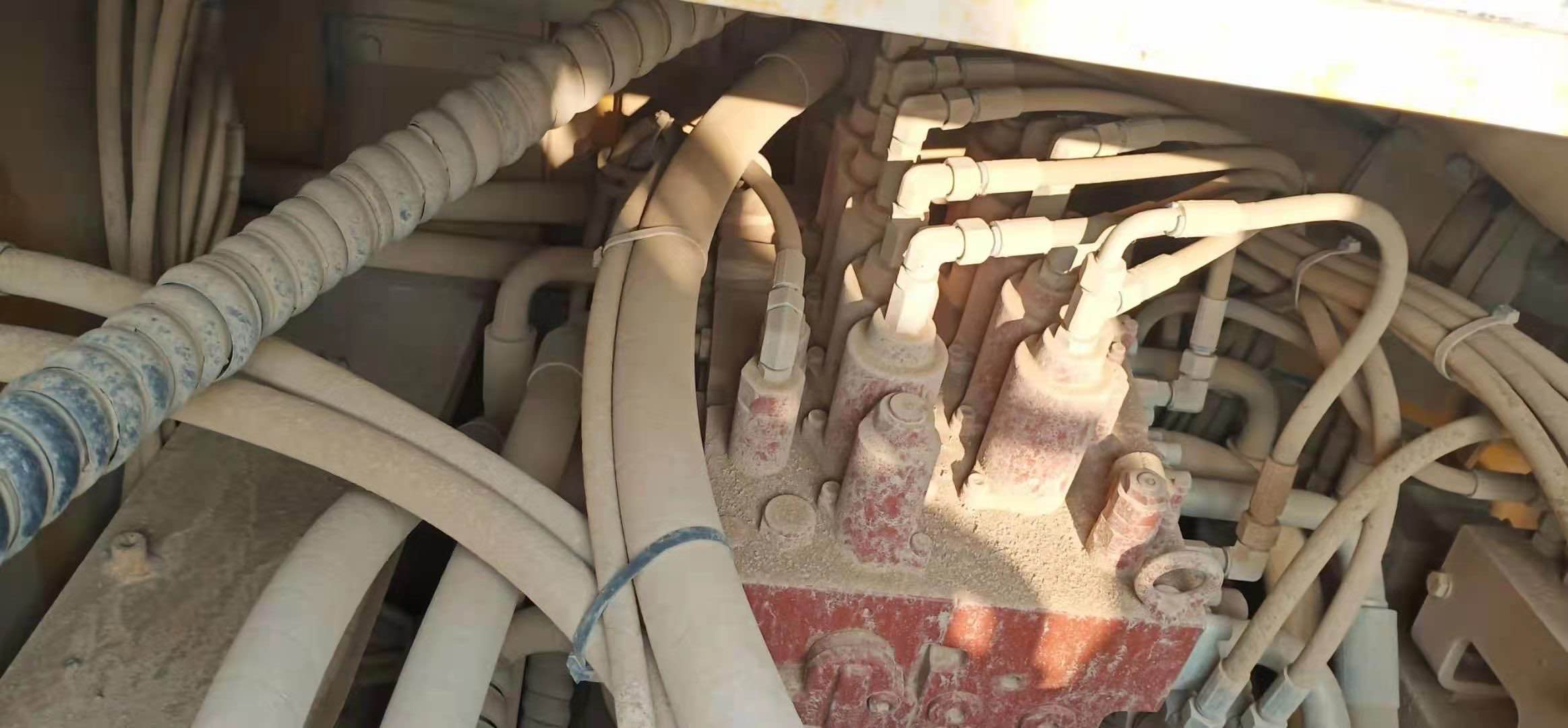 柳工CLG939履帶式挖掘機(jī)