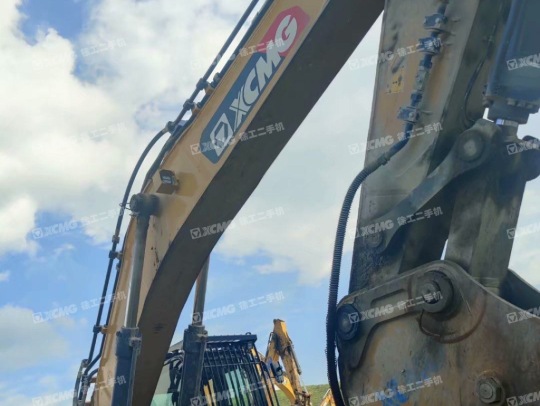 徐工XE490D履带式挖掘机