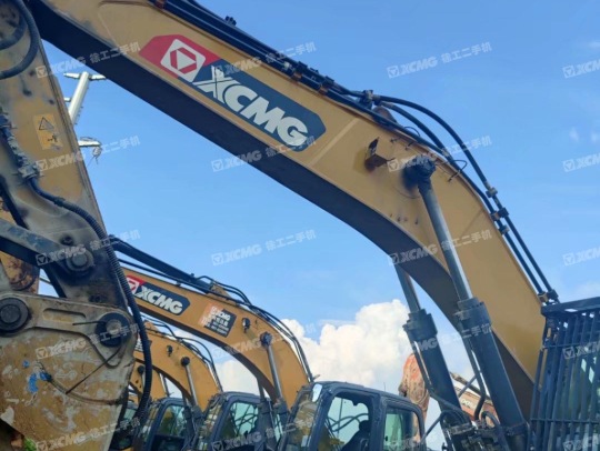 徐工XE490D履带式挖掘机