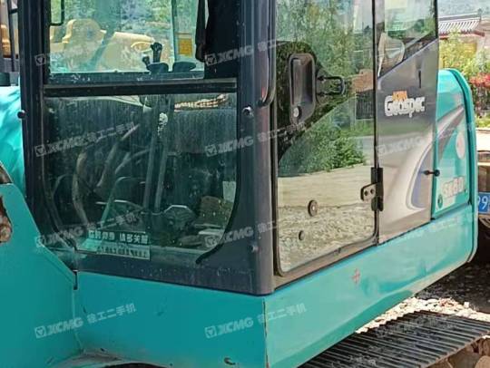 神钢SK60履带式挖掘机