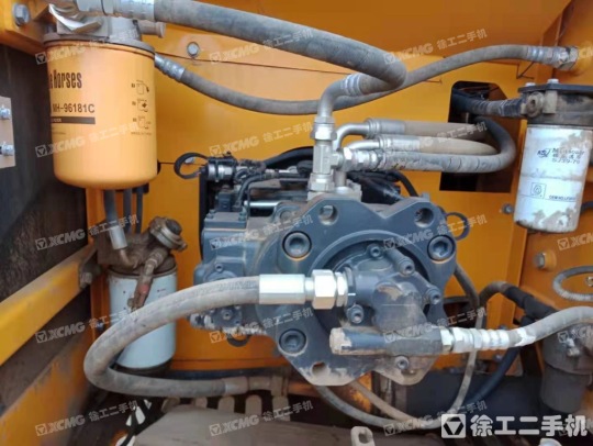 龍工LG6225履帶式挖掘機