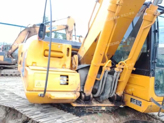 龍工LG6225履帶式挖掘機