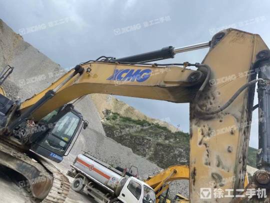 徐工XE370D履带式挖掘机