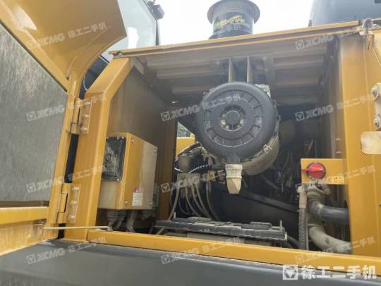 徐工XE370D履带式挖掘机