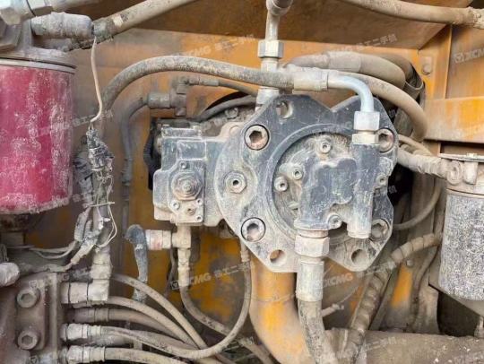 龙工LG6225履带式挖掘机