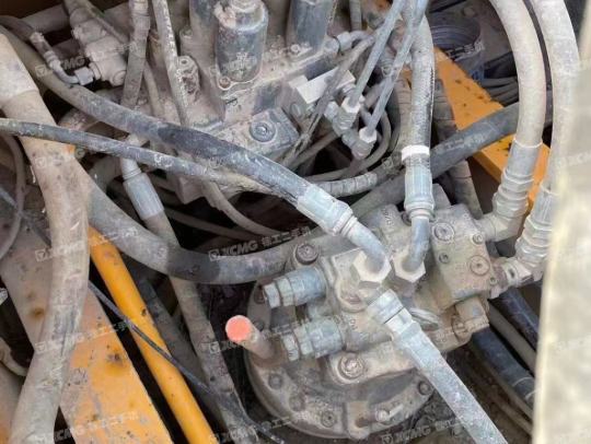 龙工LG6225履带式挖掘机