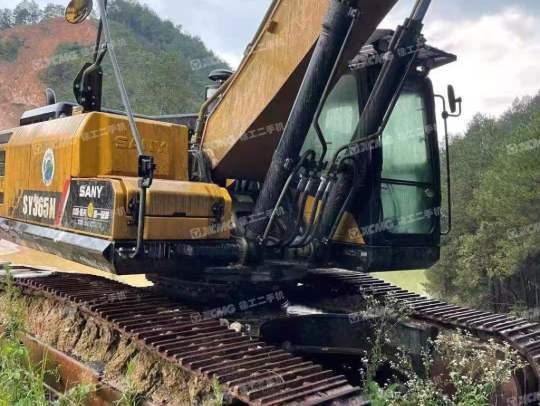 三一重工SY365履带式挖掘机
