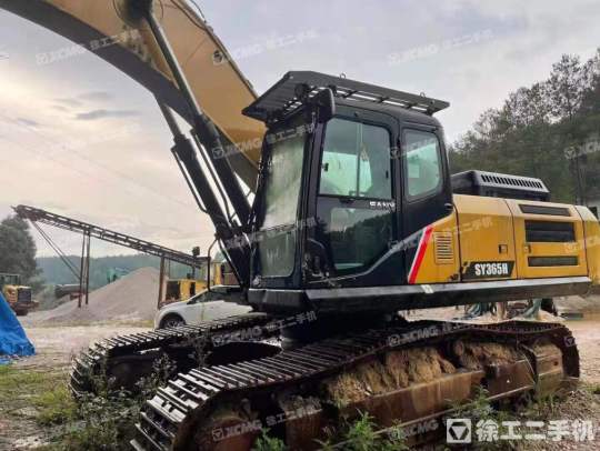 三一重工SY365履带式挖掘机