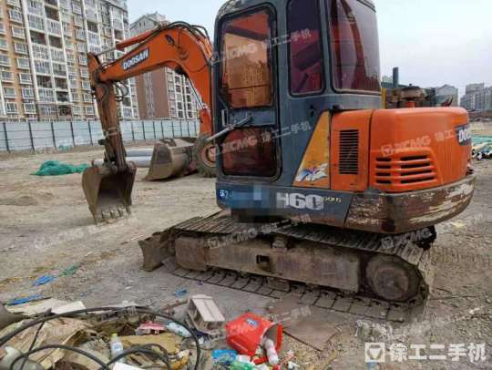 斗山DH55履带式挖掘机