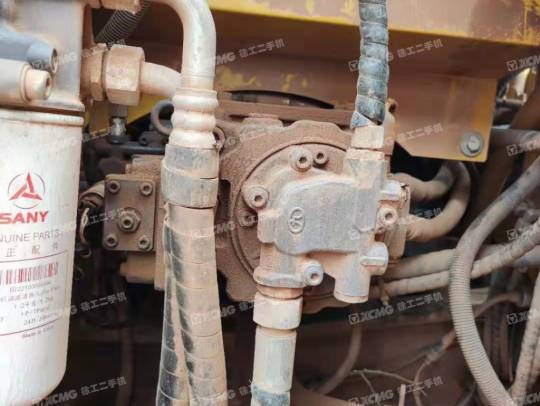 三一重工SY135履带式挖掘机