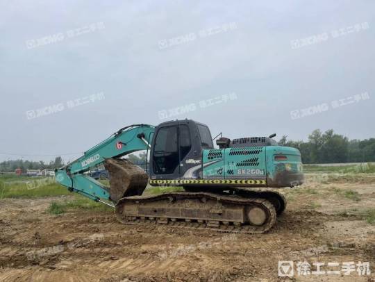 神钢SK260履带式挖掘机