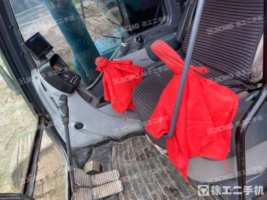 神钢SK260履带式挖掘机