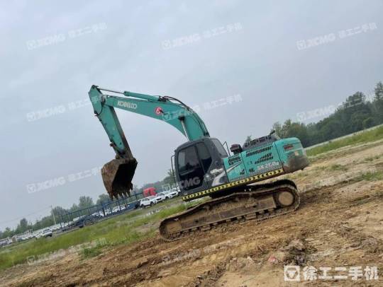 神钢SK260履带式挖掘机