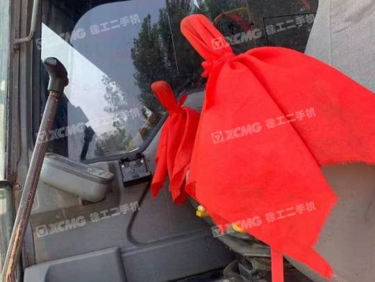 沃尔沃EC210履带式挖掘机