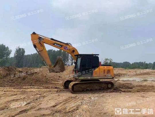 三一重工SY155履带式挖掘机