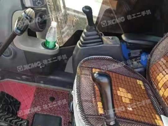 卡特彼勒320D2履带式挖掘机