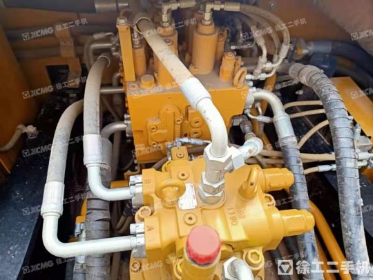 三一重工SY245履带式挖掘机