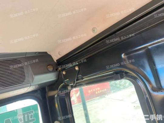 三一重工SY245履带式挖掘机