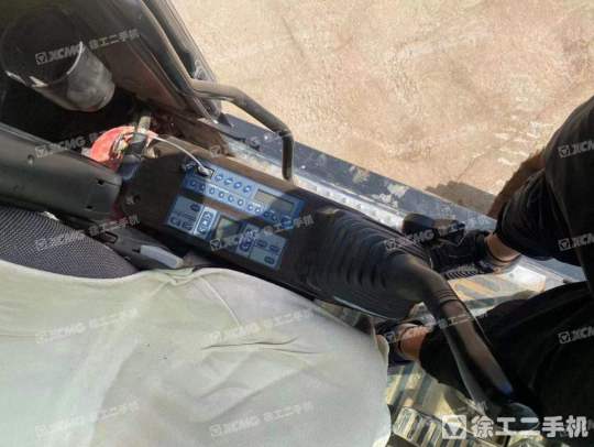 三一重工SY245履带式挖掘机