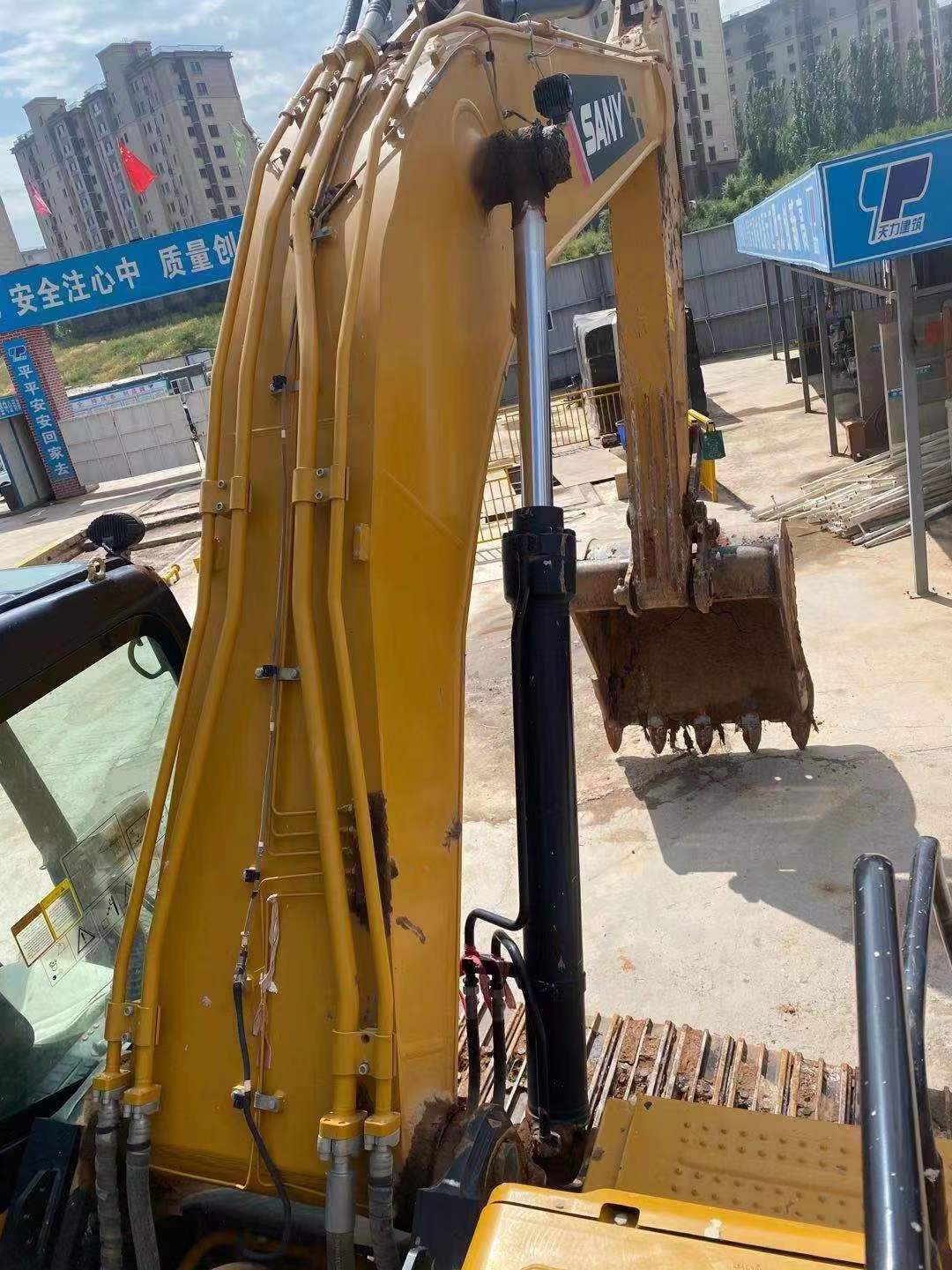 三一重工SY245履帶式挖掘機
