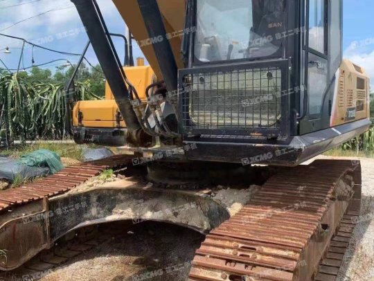 三一重工SY245履带式挖掘机