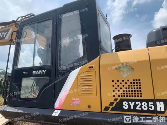 三一重工SY245履带式挖掘机