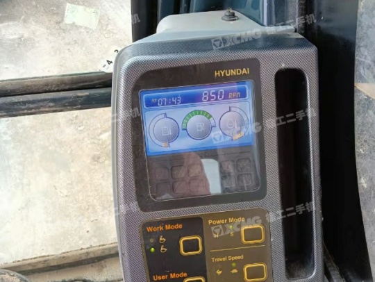 现代R215履带式挖掘机