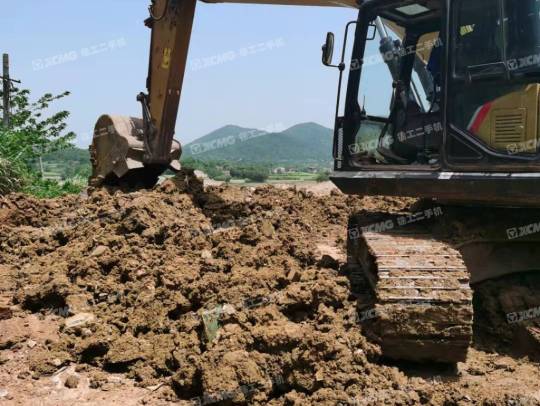 三一重工SY245履带式挖掘机