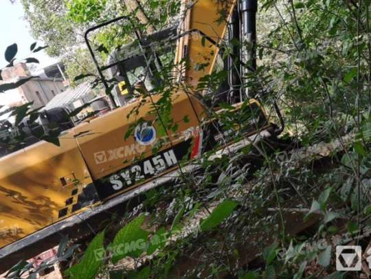 三一重工SY245履带式挖掘机