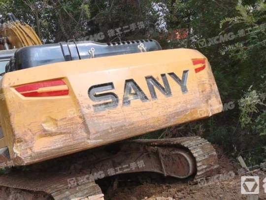 三一重工SY245履带式挖掘机