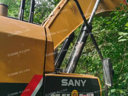 三一重工SY245履带式挖掘机