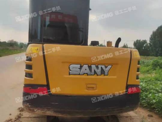 三一重工SY55履带式挖掘机