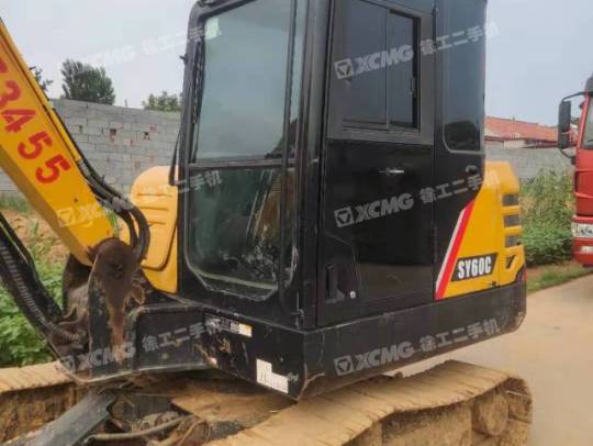 三一重工SY55履带式挖掘机