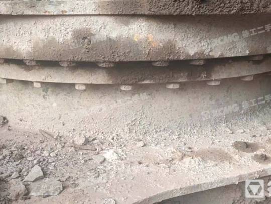 现代R215履带式挖掘机