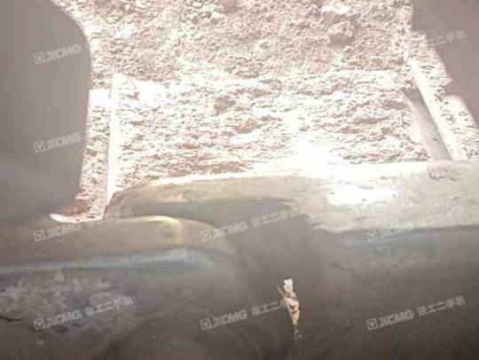 现代R215履带式挖掘机