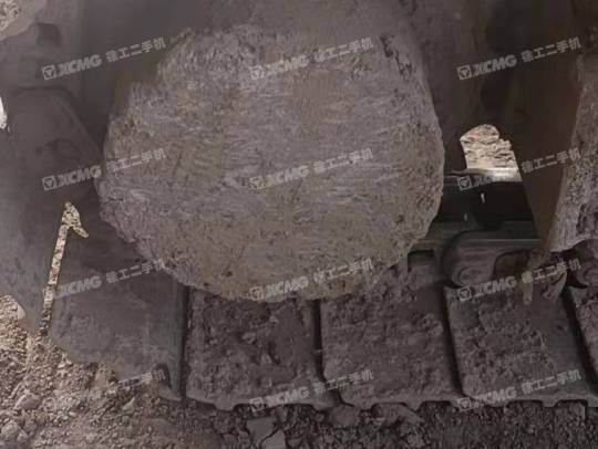 现代R215履带式挖掘机