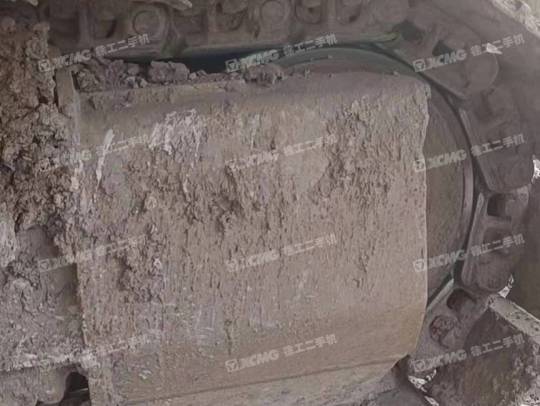 现代R215履带式挖掘机