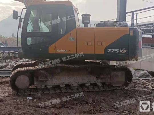 现代R215履带式挖掘机