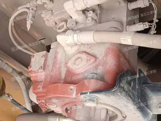 现代R215履带式挖掘机