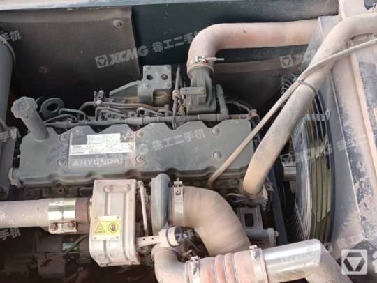 现代R215履带式挖掘机