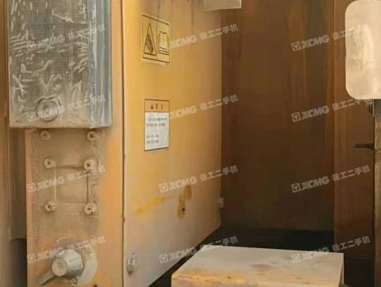 现代R215履带式挖掘机