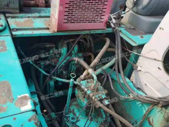 神钢SK250履带式挖掘机