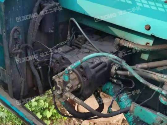 神钢SK250履带式挖掘机