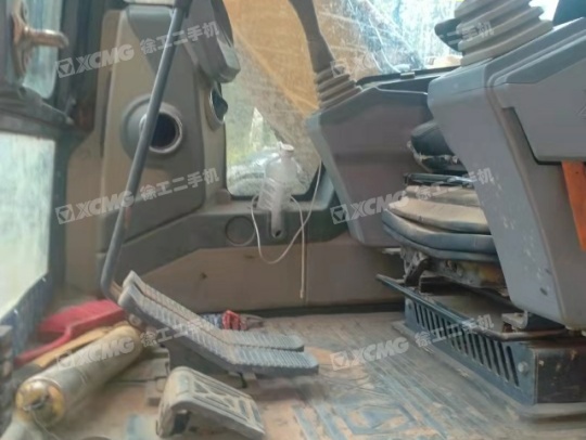 徐工XE135履带式挖掘机