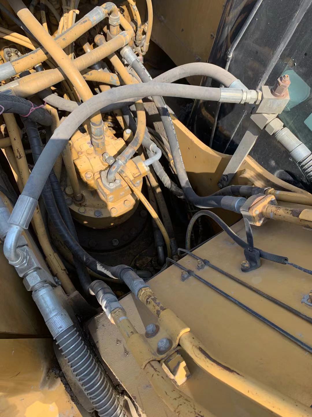 卡特彼勒320D履帶式挖掘機