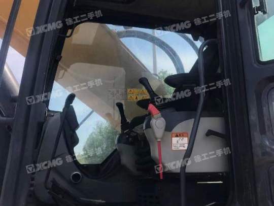 徐工XE470D履带式挖掘机