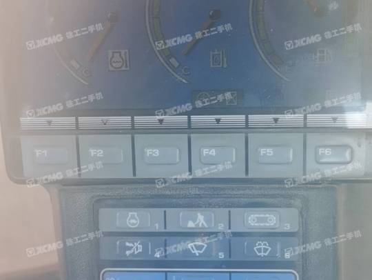 小松PC200-8履带式挖掘机